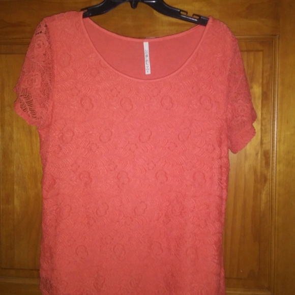 Top - Picture 2 of 2